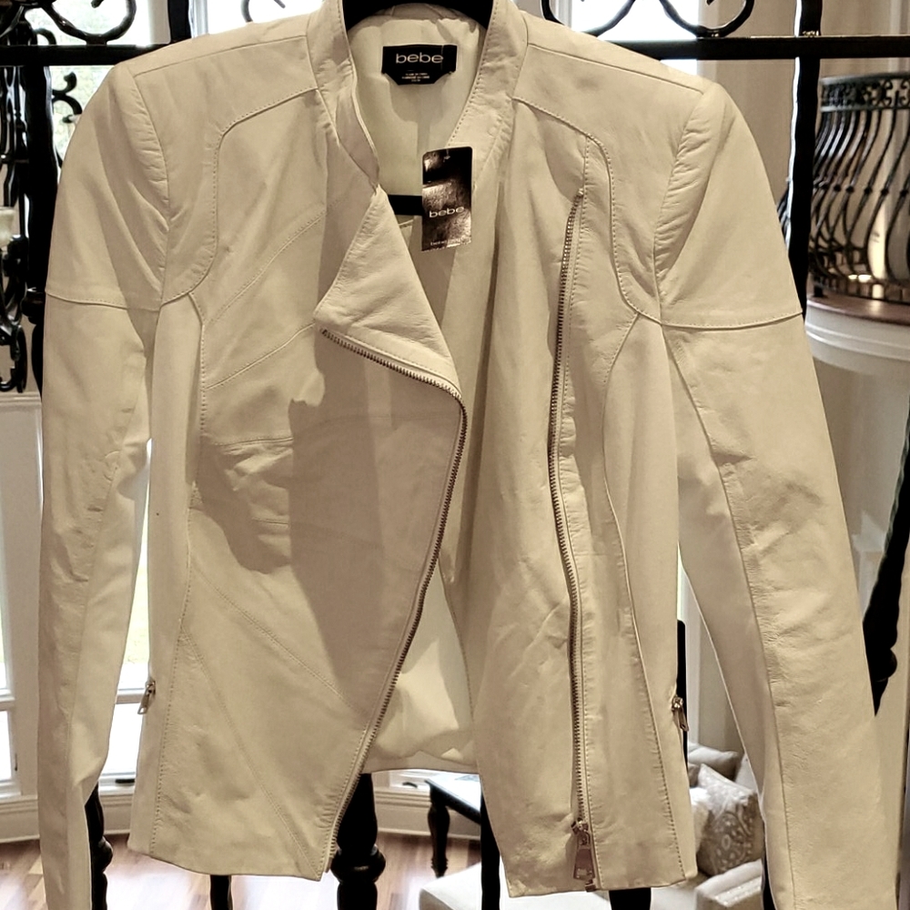 XS Bebe white leather fitted jacket New with tags